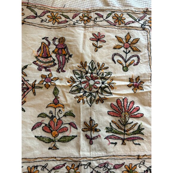 Indian Hand Embroidered Folk Art Floral Cotton Table Runner table top wall - Picture 12 of 15